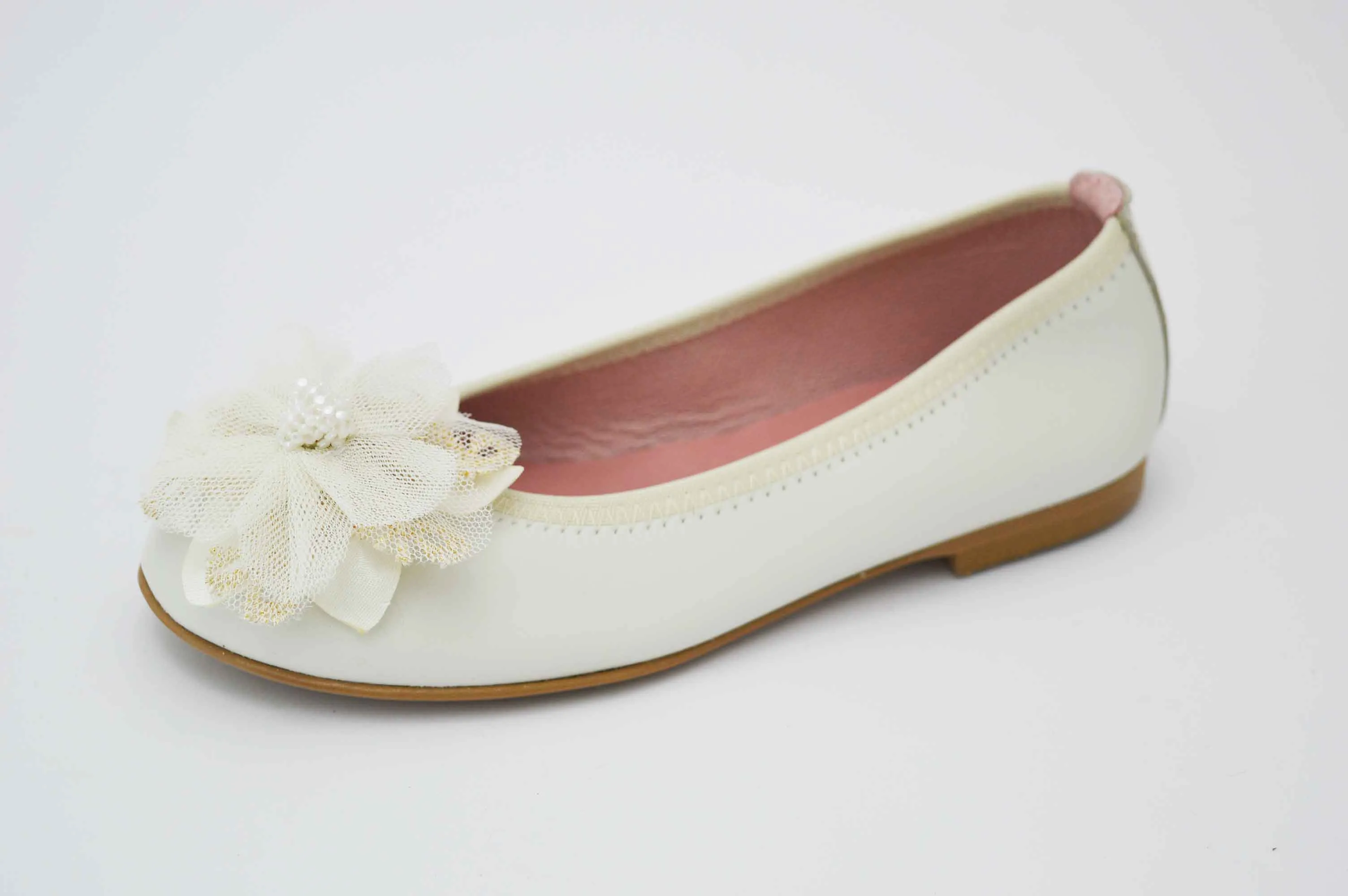 Bailarinas beige con adornos flor de tela