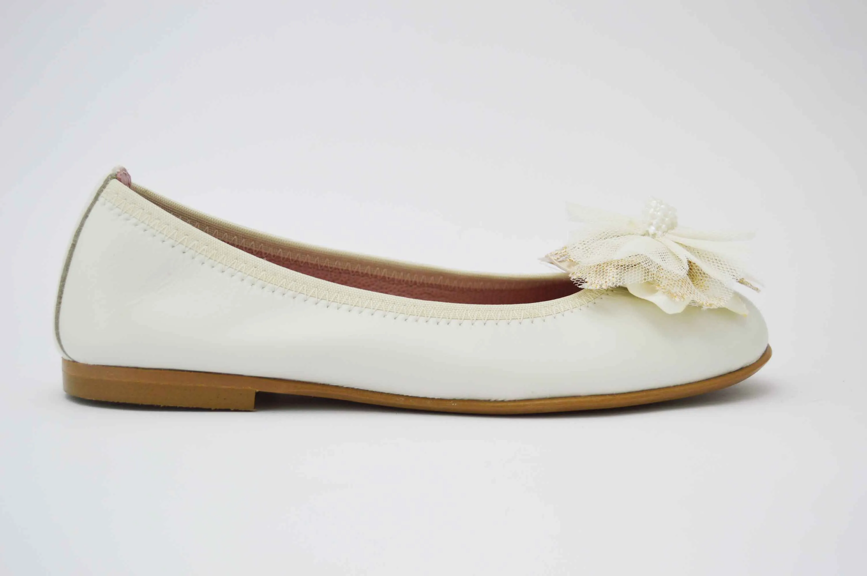 Bailarinas beige con adornos flor de tela