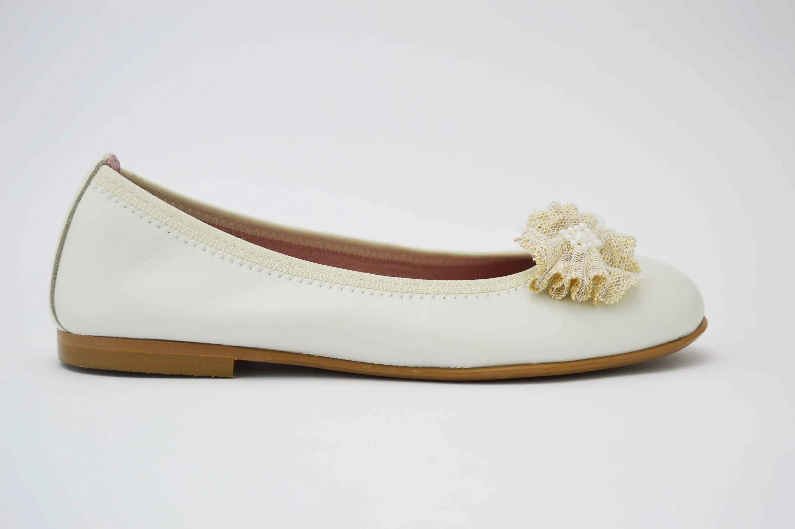 Bailarinas beige con adornos flor de tela