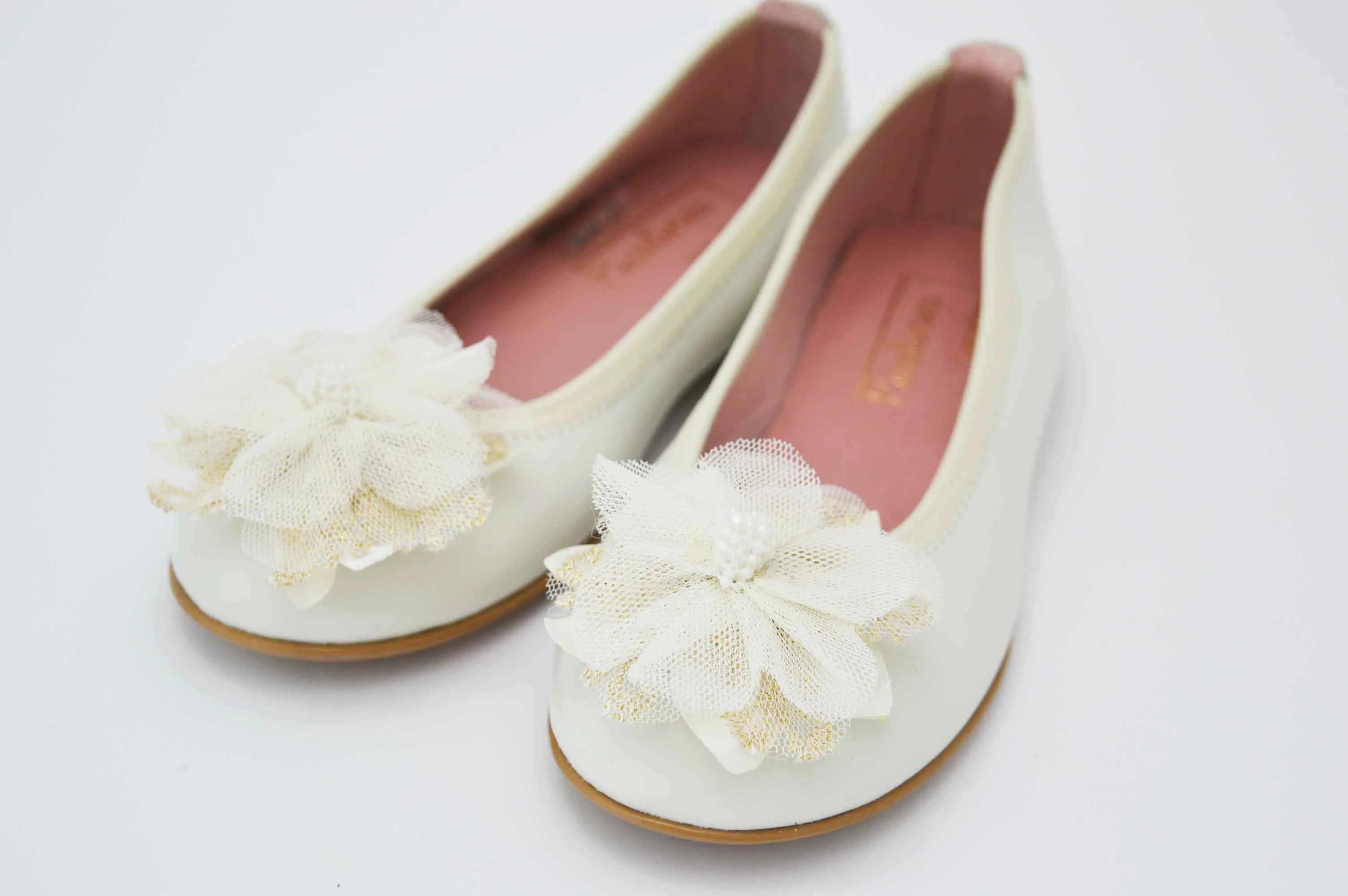 Bailarinas beige con adornos flor de tela