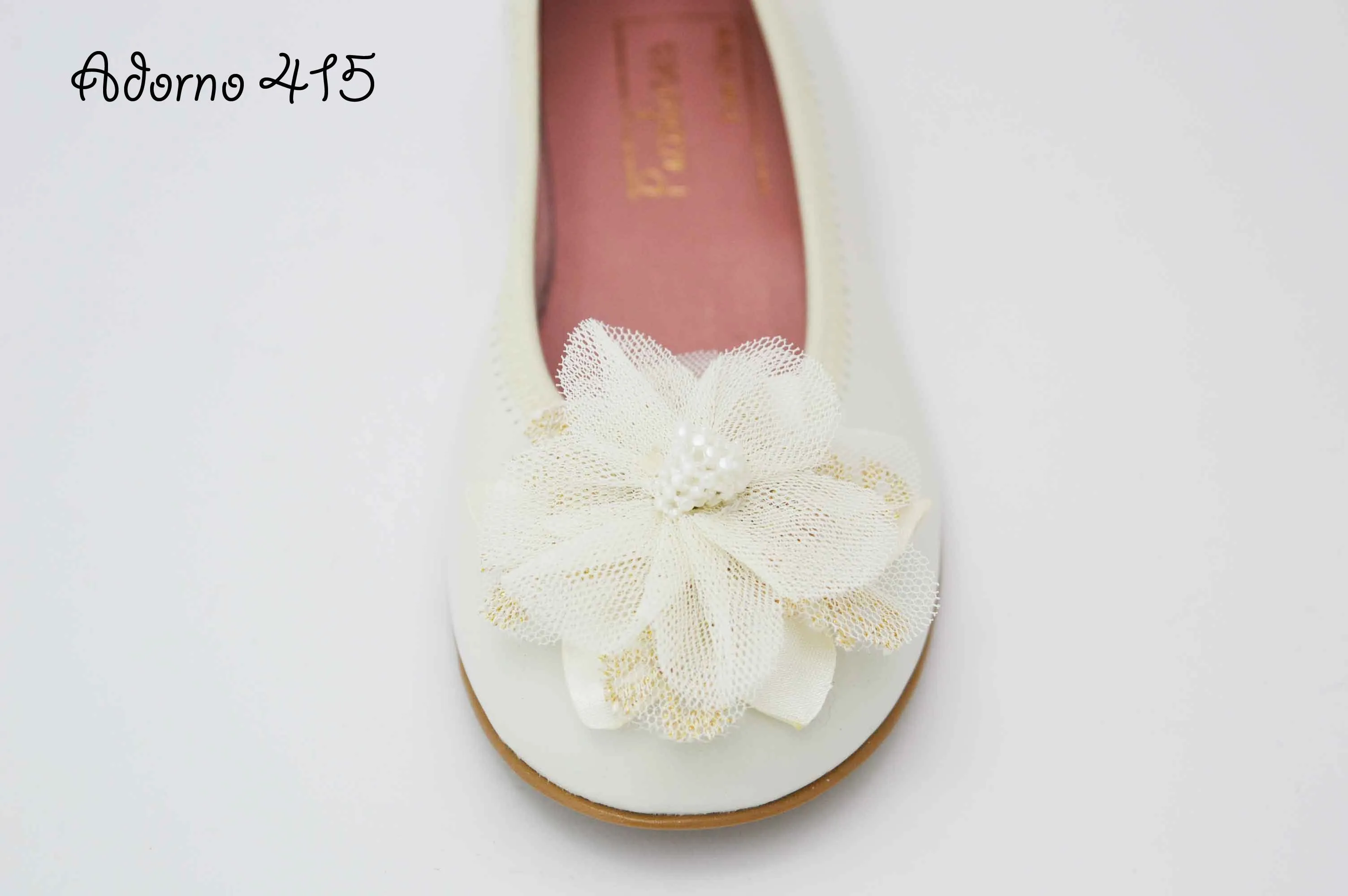 Bailarinas beige con adornos flor de tela