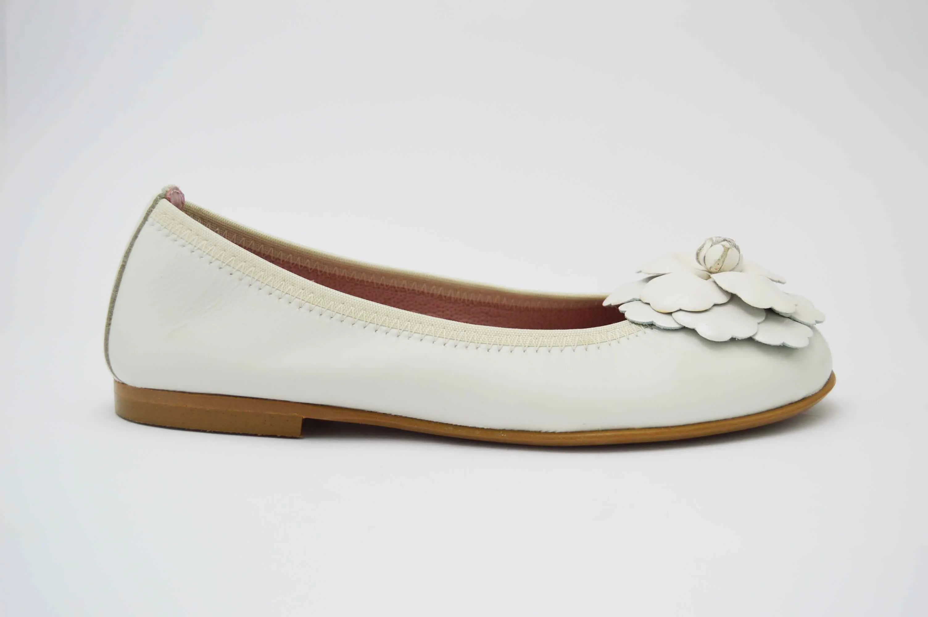 Bailarinas beige con adornos flor