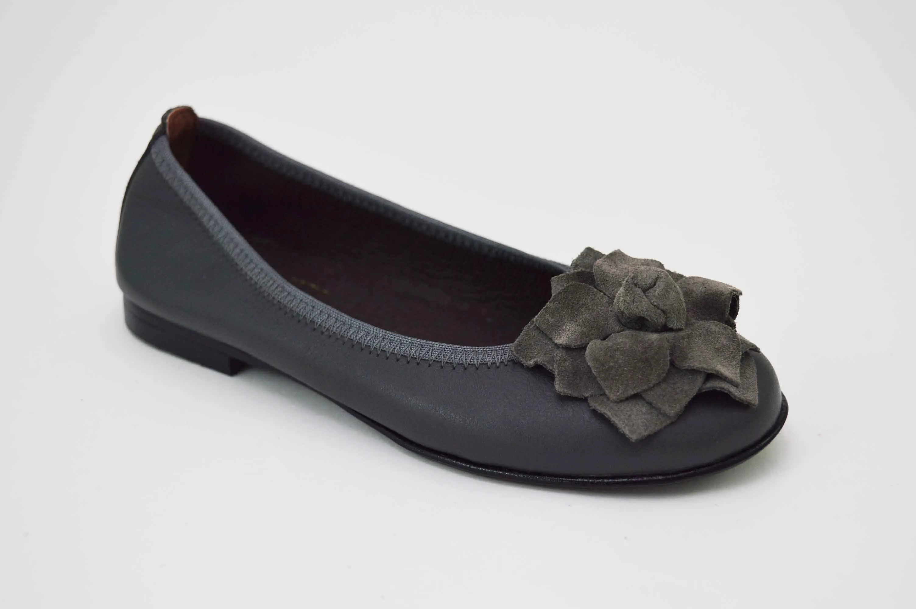 Bailarinas gris con adornos