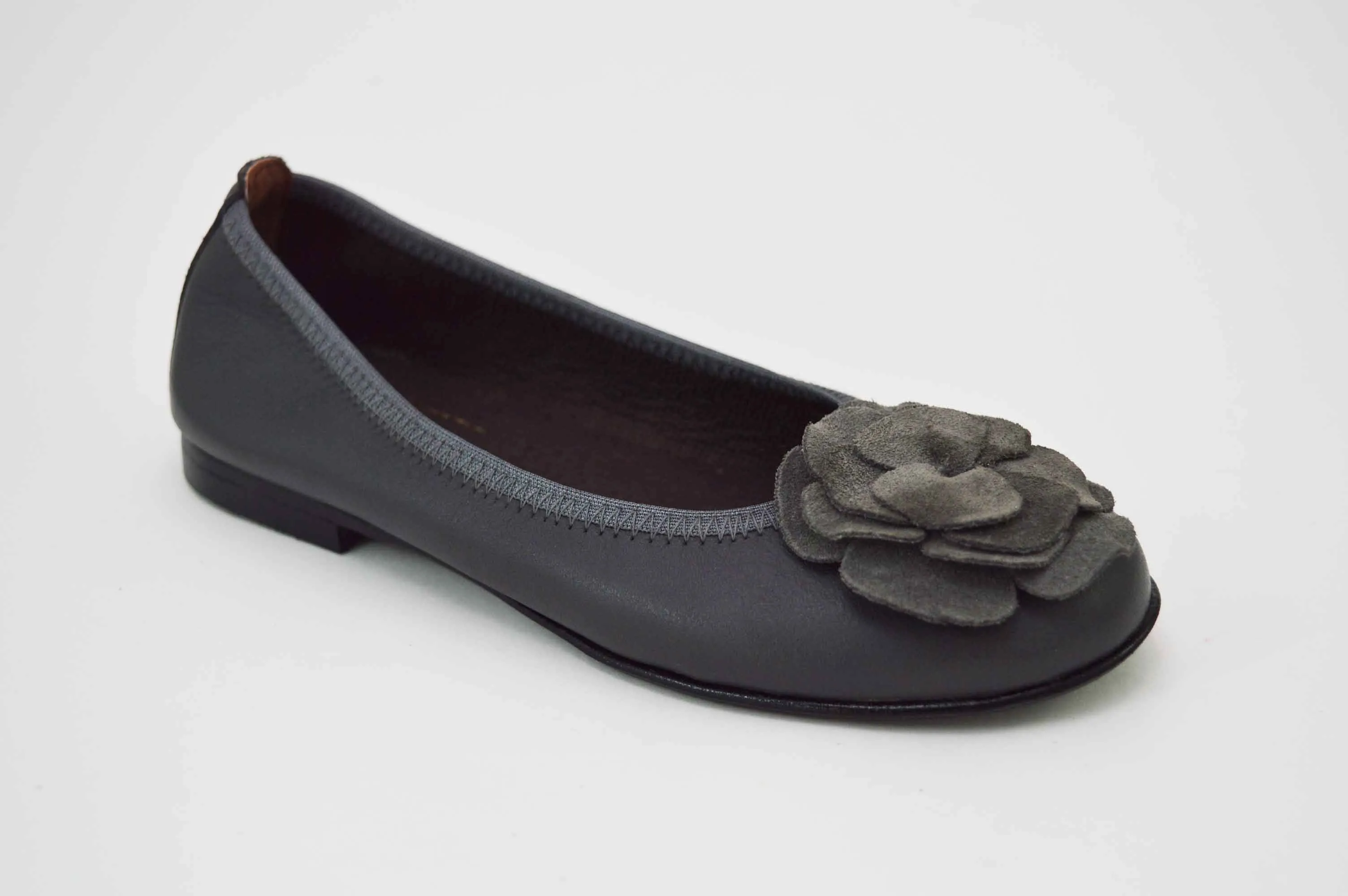 Bailarinas gris con adornos