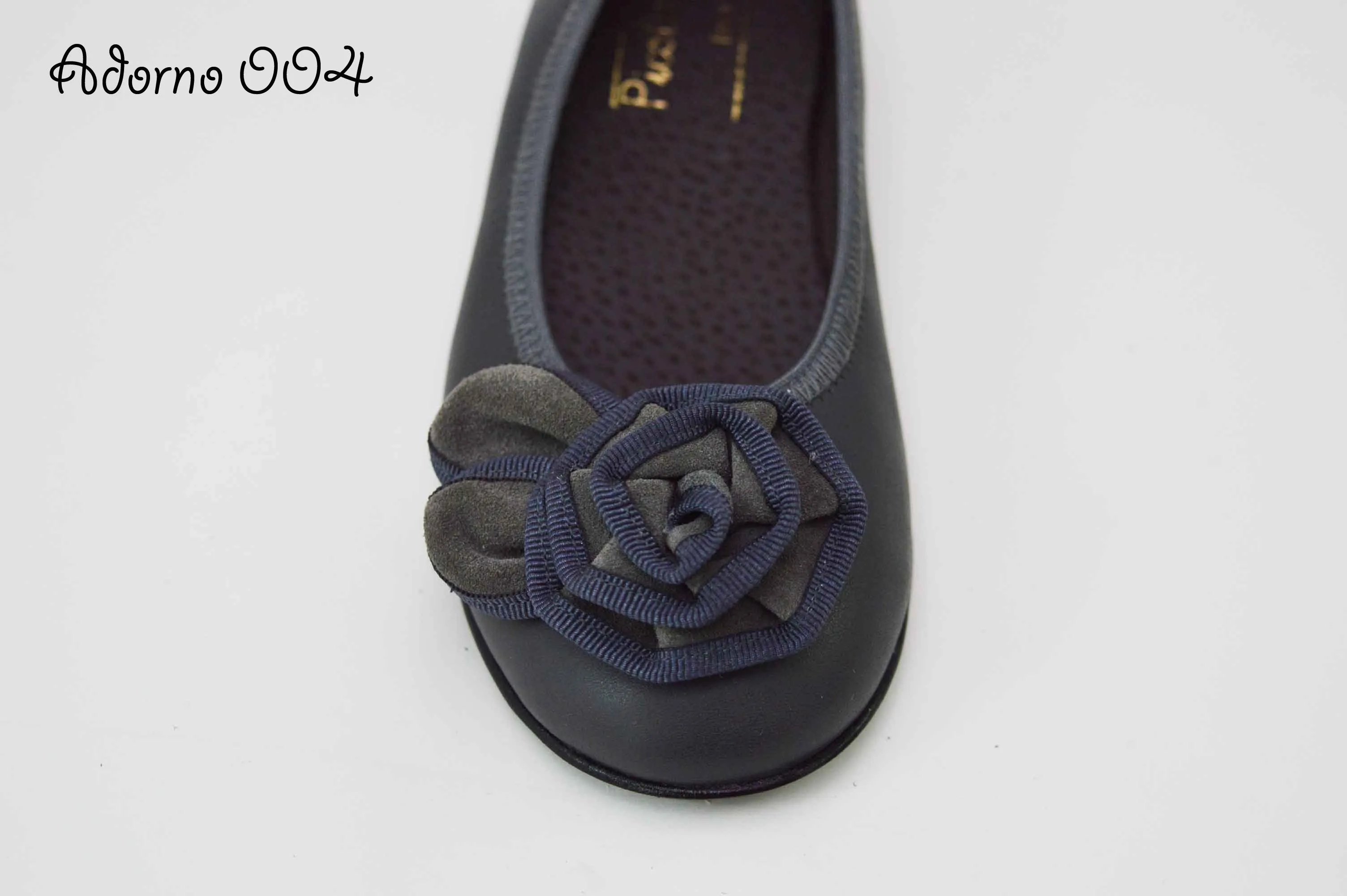 Bailarinas gris con adornos