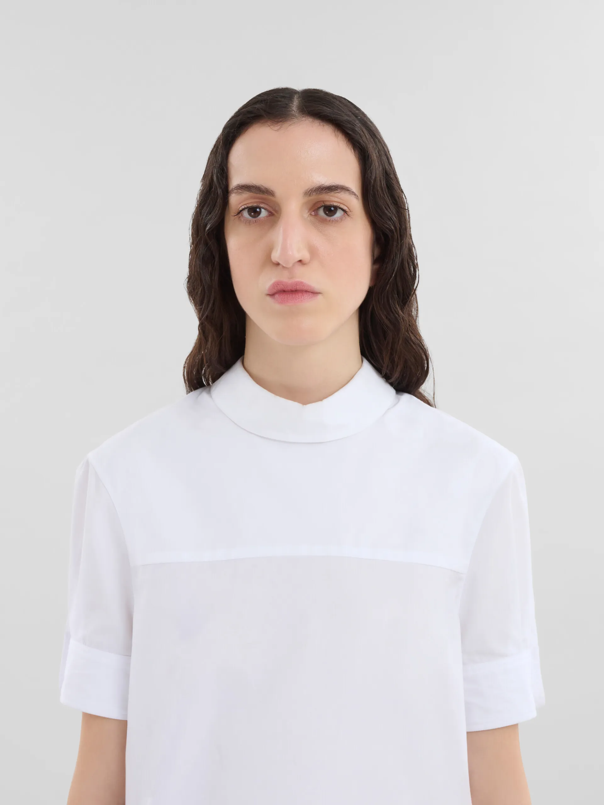 Camisa invertida blanca de popelina orgánica
