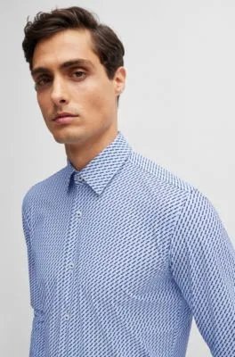 Camisa slim fit en material técnico elástico estampado
