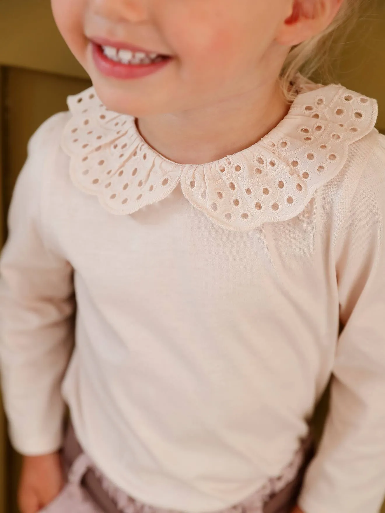 Camiseta de manga larga con cuello bordado, bebé