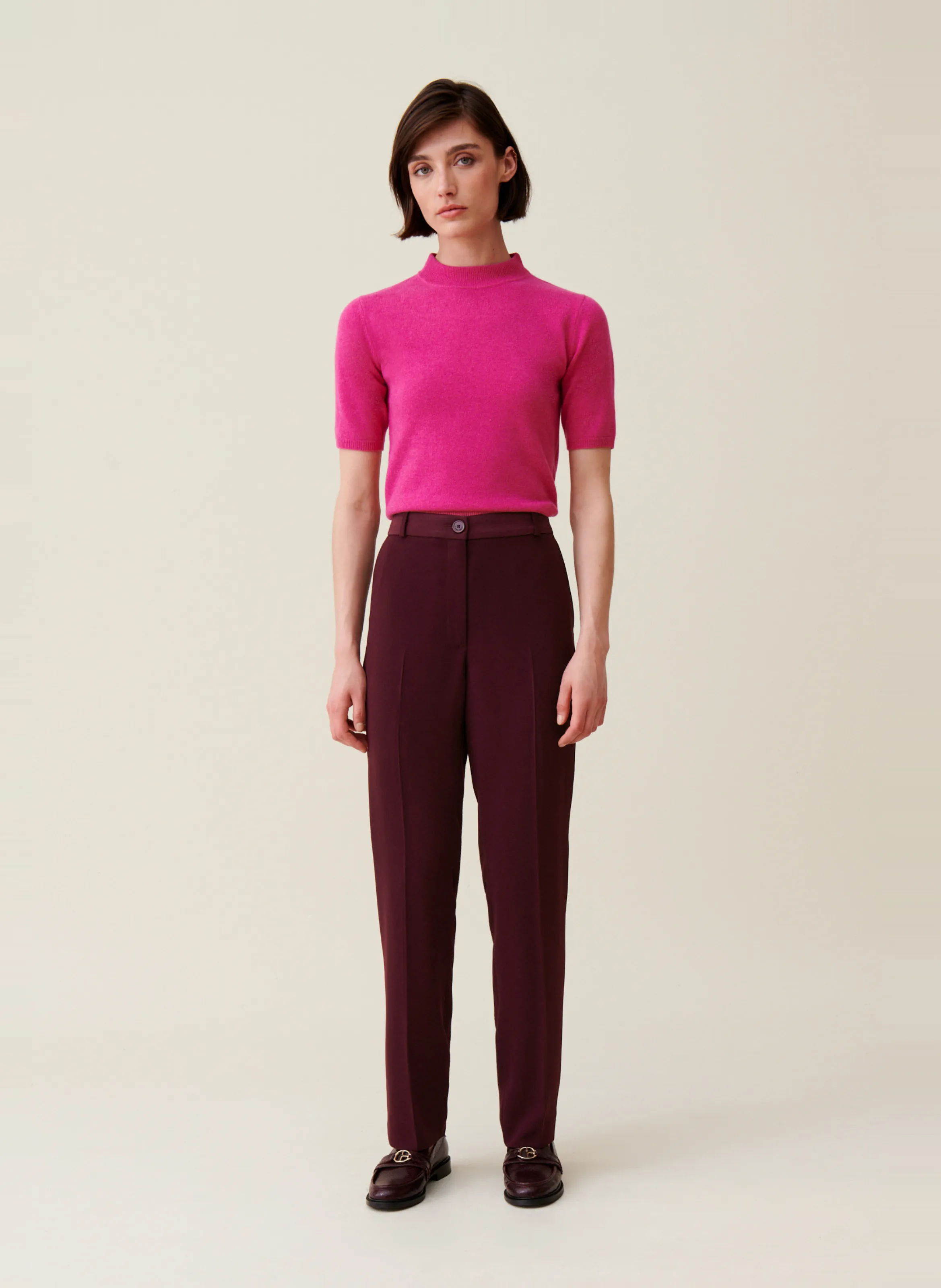 CLAUDIE PIERLOT Pantalón recto plisado en rojo