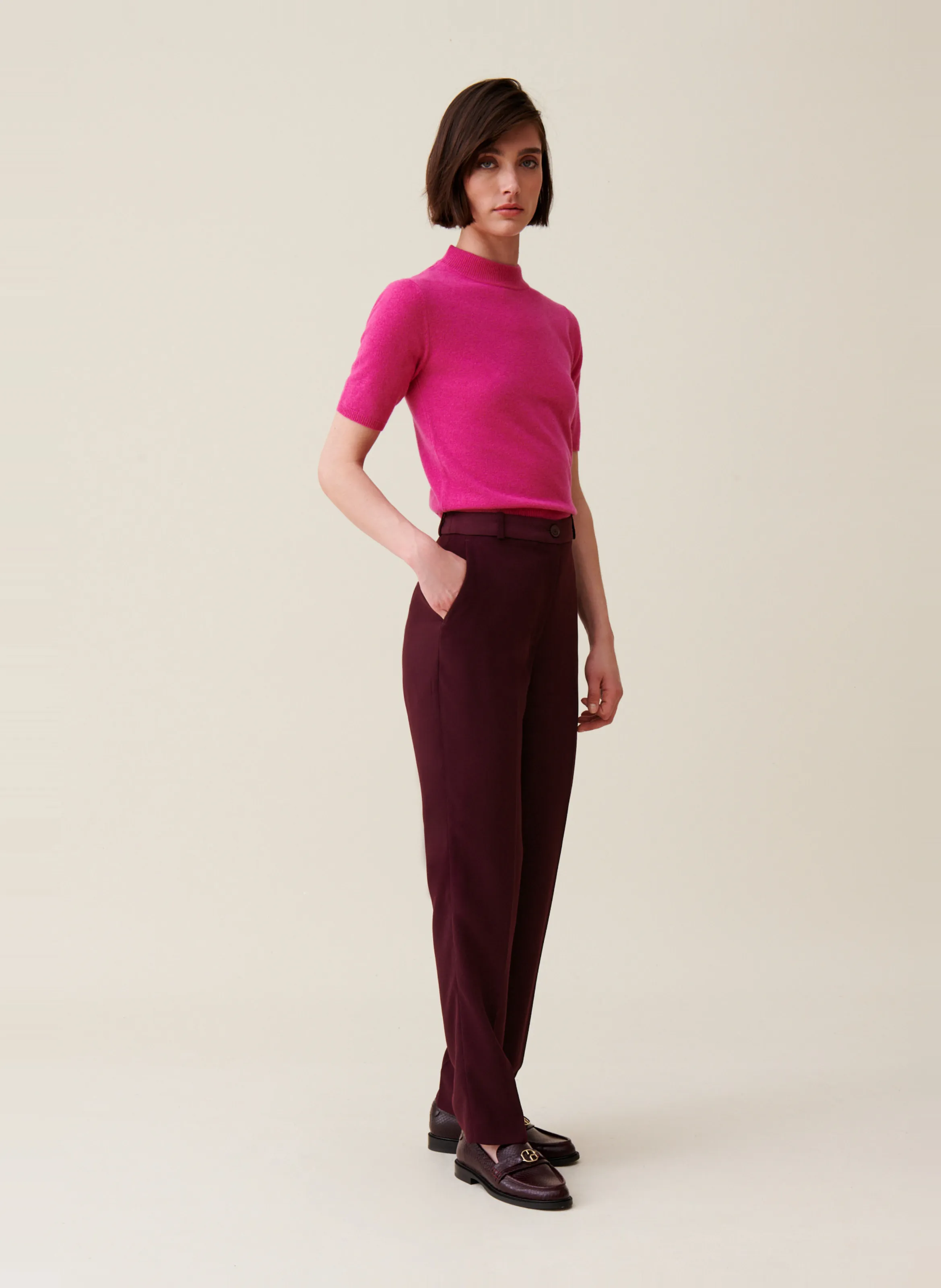 CLAUDIE PIERLOT Pantalón recto plisado en rojo