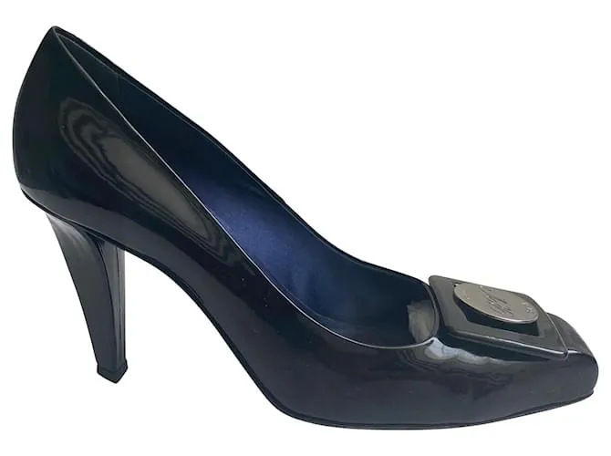 Hebilla de metal con punta cuadrada Roger Vivier en charol negro 