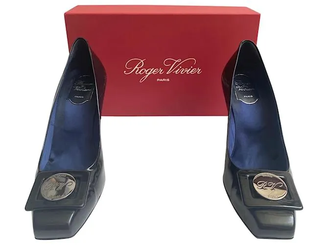 Hebilla de metal con punta cuadrada Roger Vivier en charol negro 
