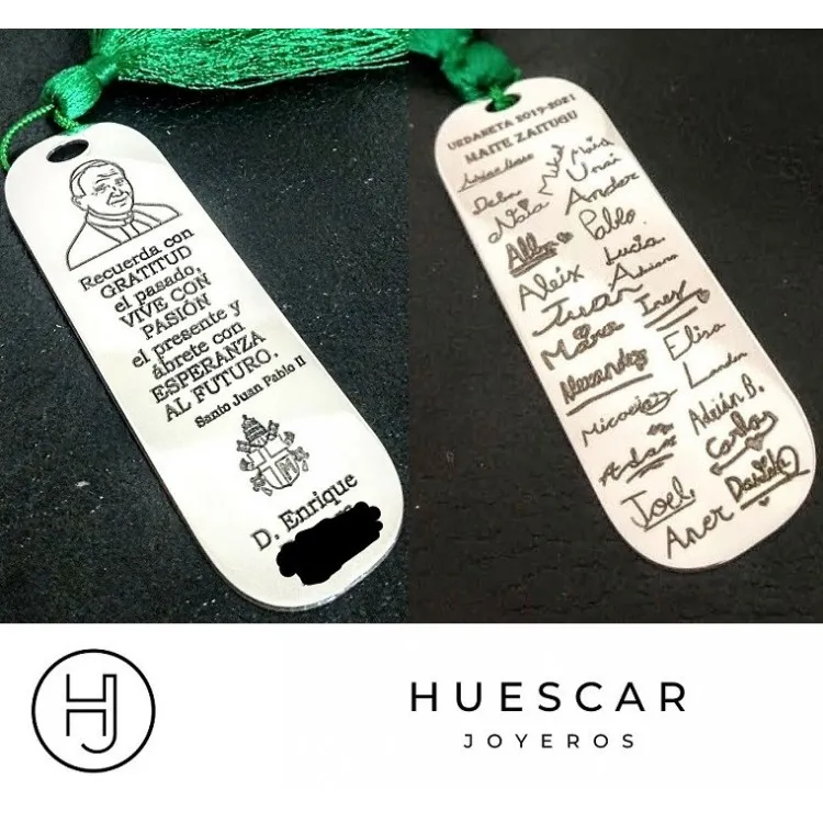 Separador de páginas grande personalizado en plata de ley