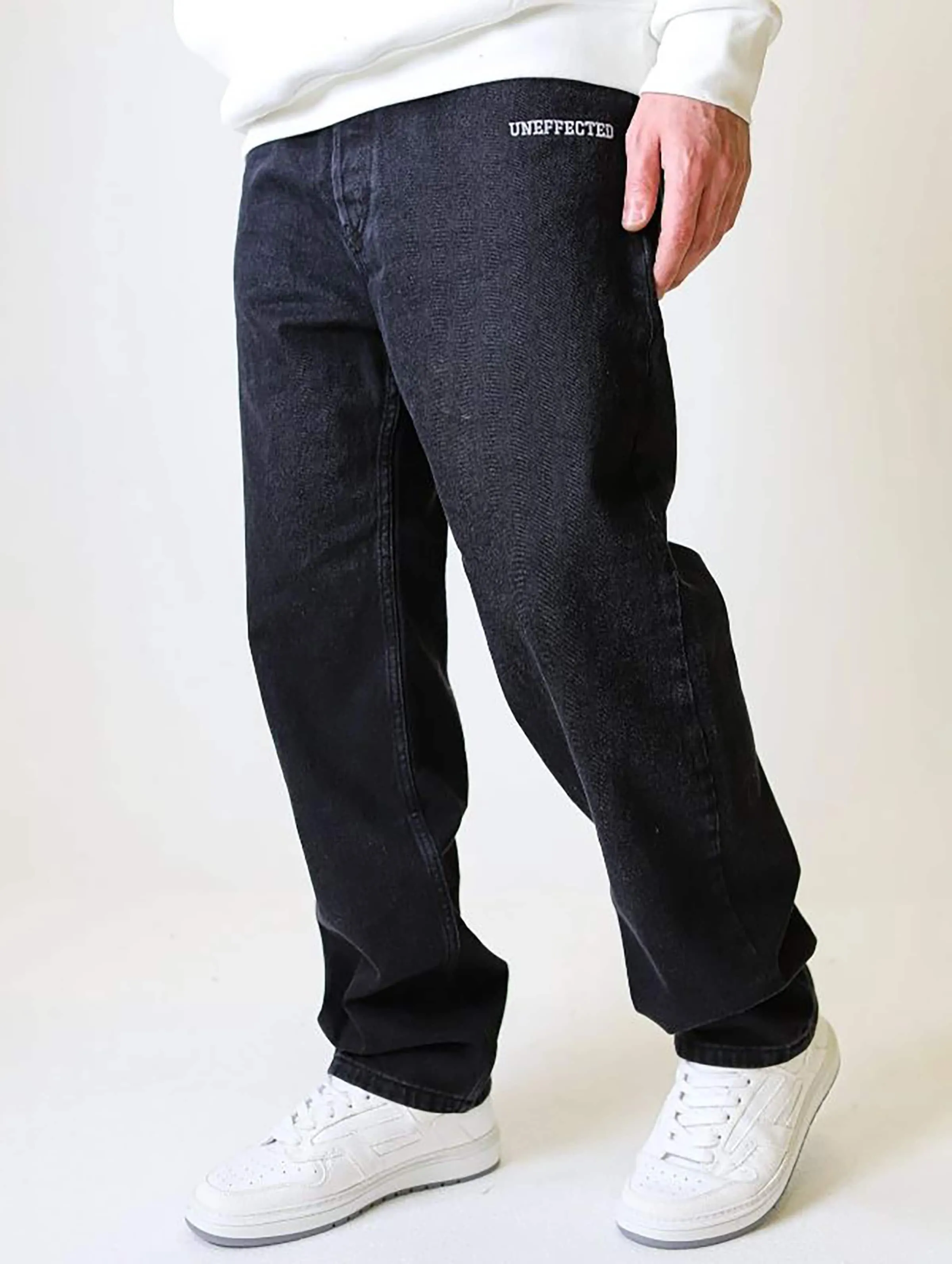 UNEFFECTED Wide Signature