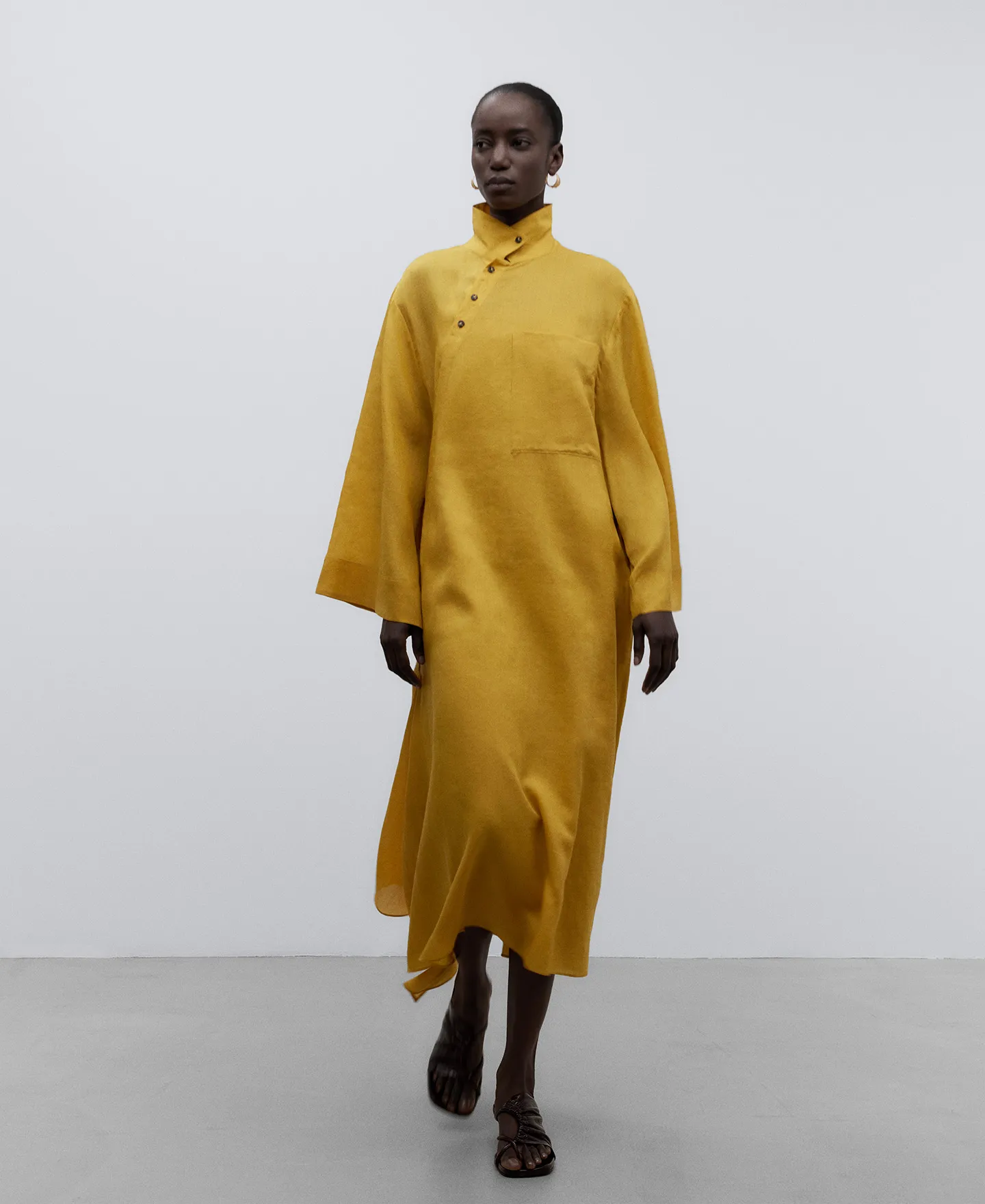 Vestido asimétrico amarillo mujer