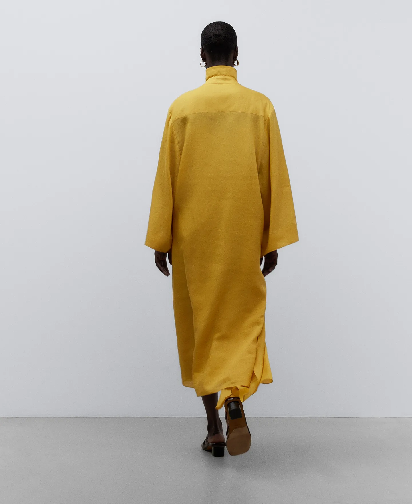 Vestido asimétrico amarillo mujer