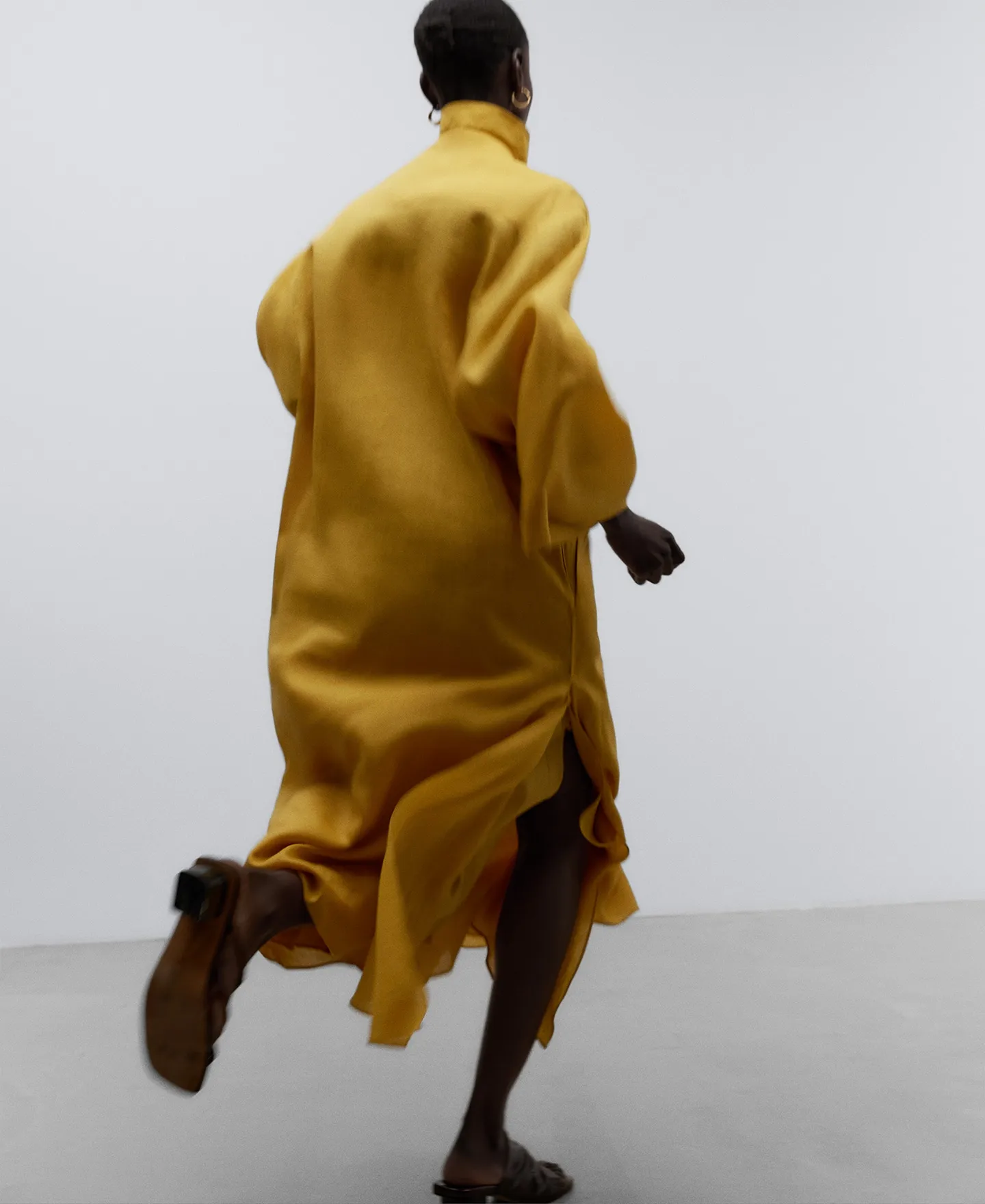 Vestido asimétrico amarillo mujer