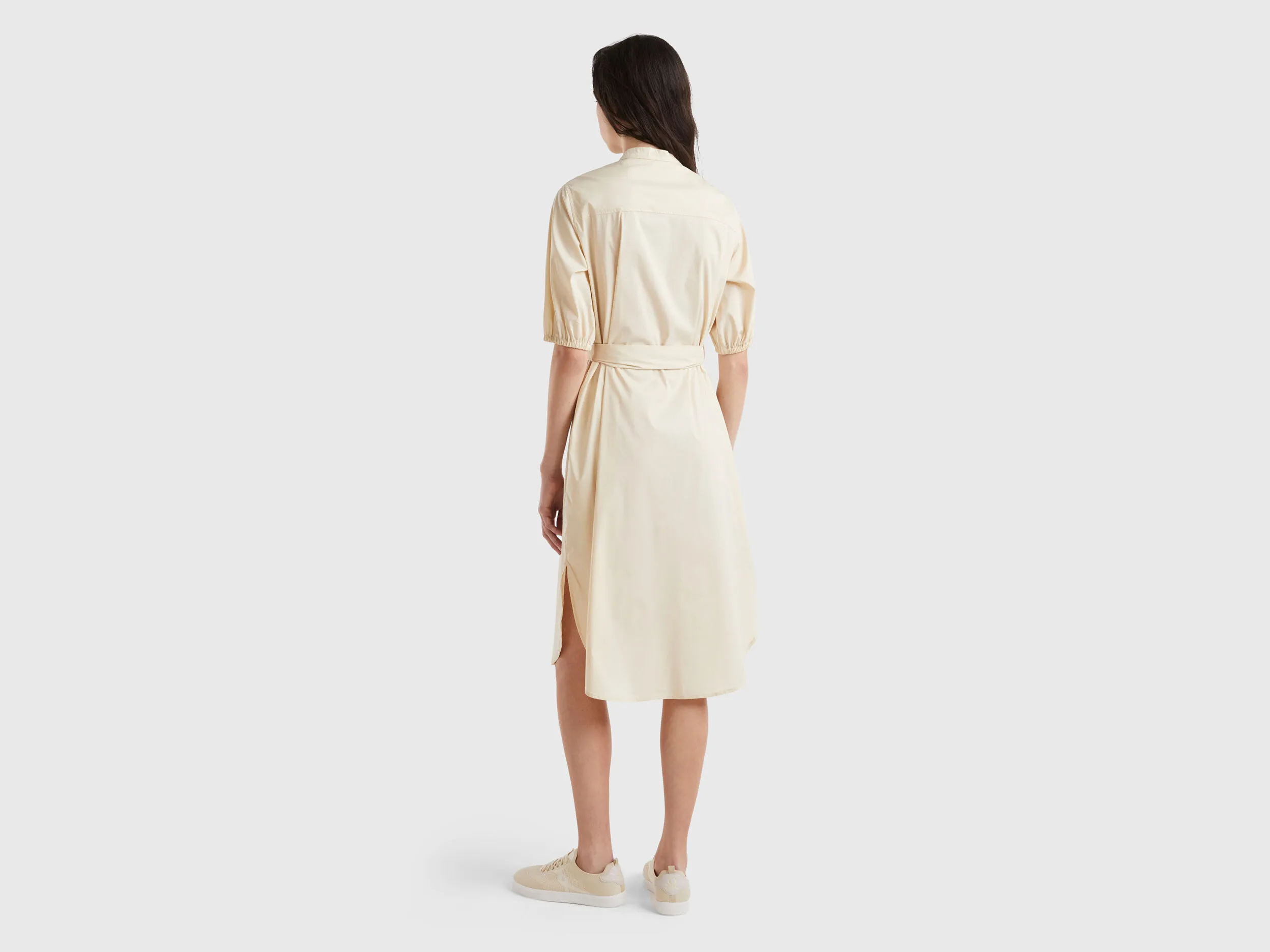 Vestido camisero midi con fajín