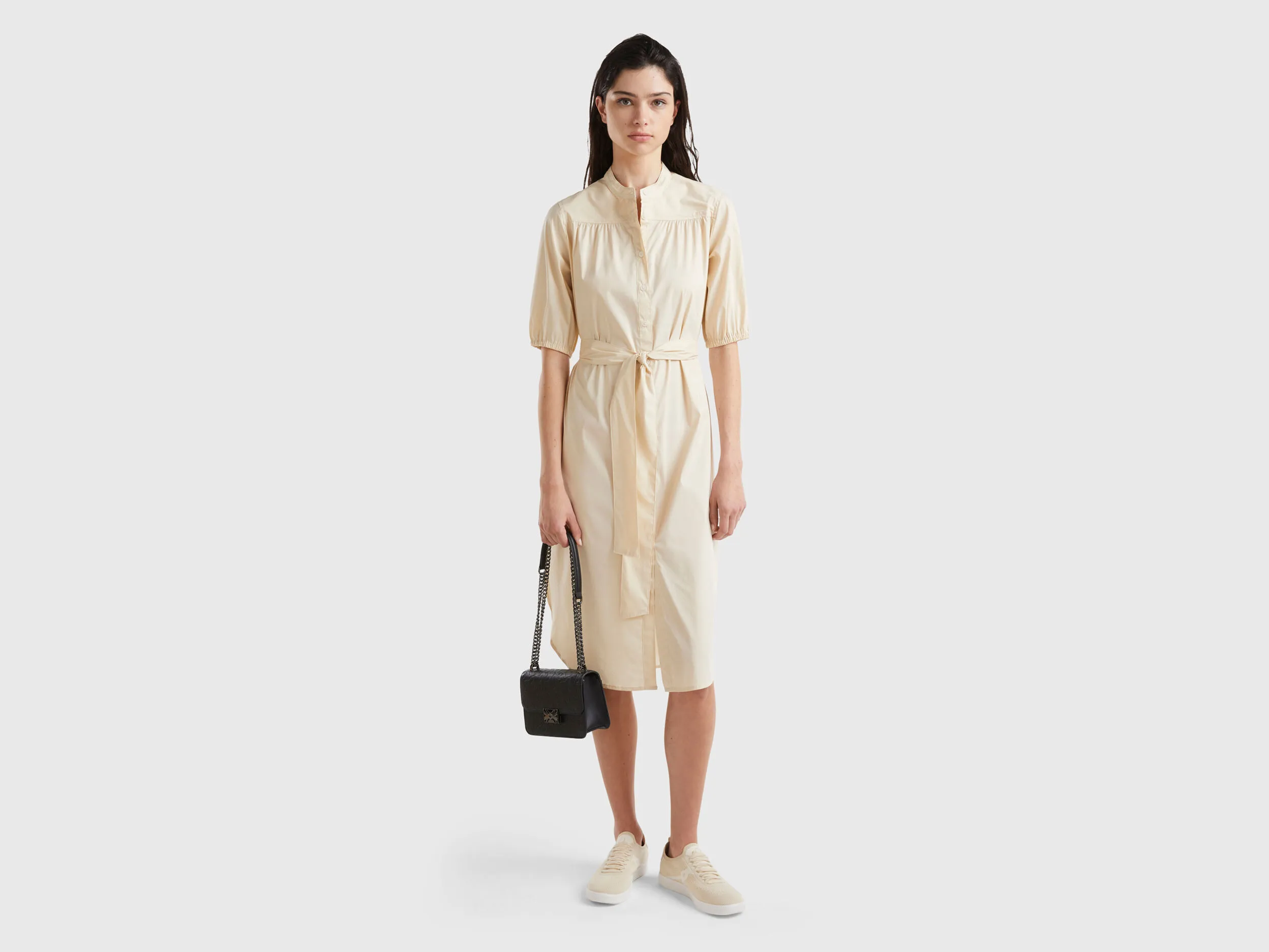 Vestido camisero midi con fajín