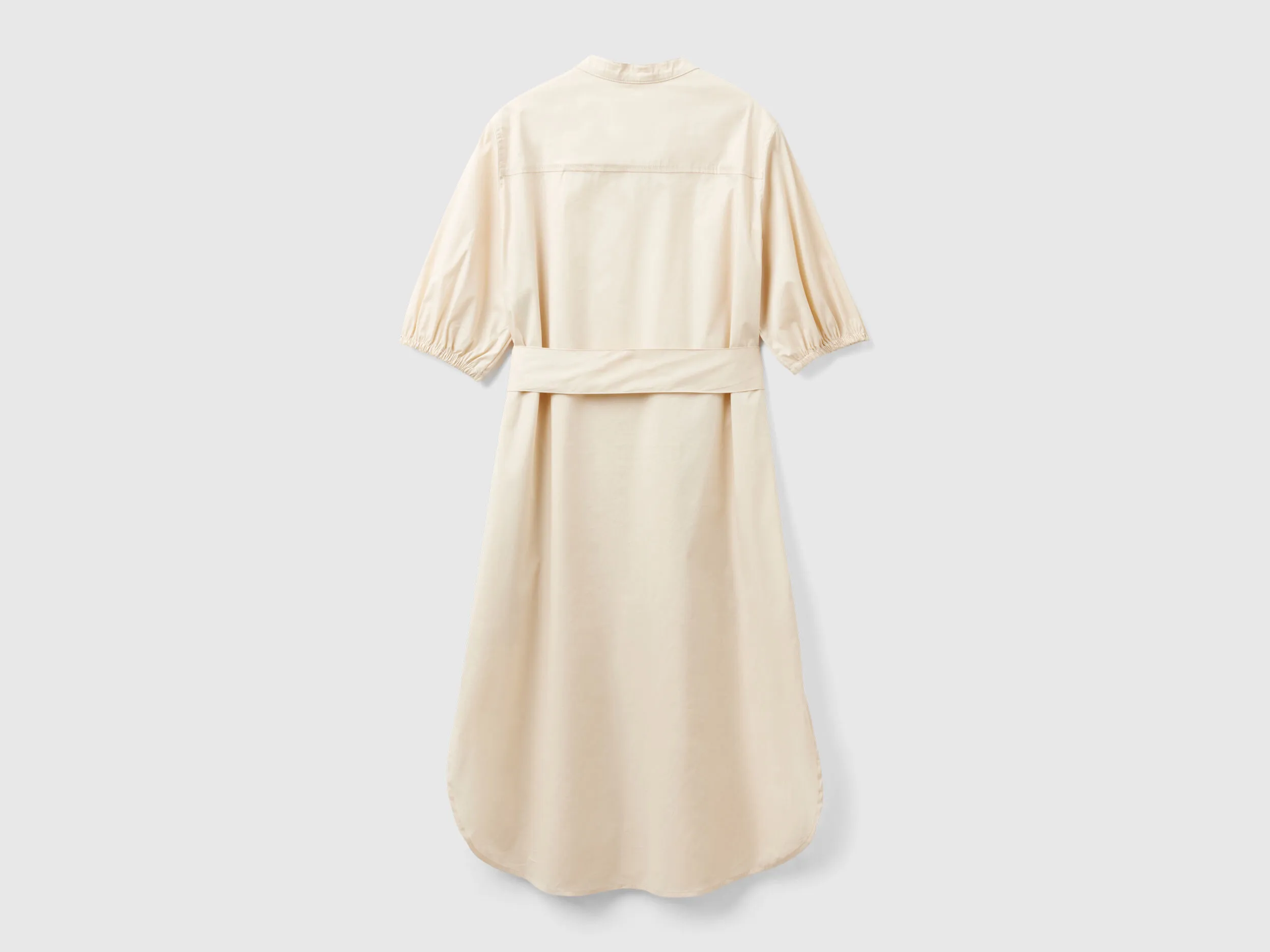 Vestido camisero midi con fajín
