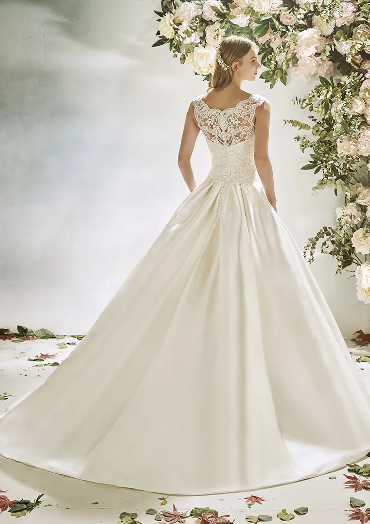 Vestido de novia con falda de volumen